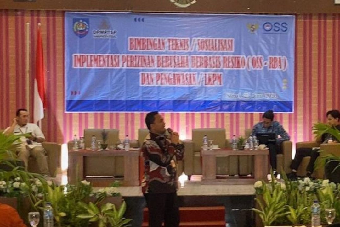 Perkuat Pemahaman Perizinan Berusaha, Plt. Kasi Penataan dan Pemberdayaan Jadi Narasumber Bimtek Pelaku Usaha