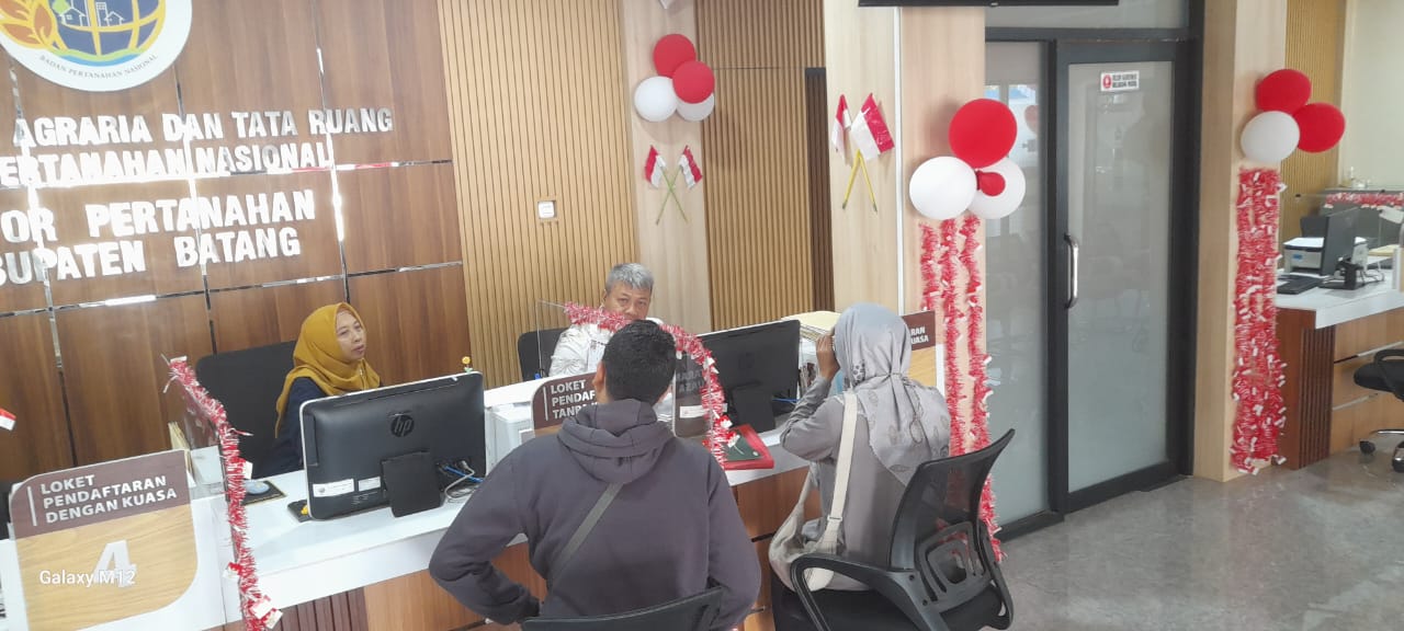 Hadir Lebih Dekat, Melayani di Akhir Pekan : Kantor Pertanahan Kabupaten Batang Tetap Buka PELATARAN (Pelayanan Tanah Akhir Pekan)