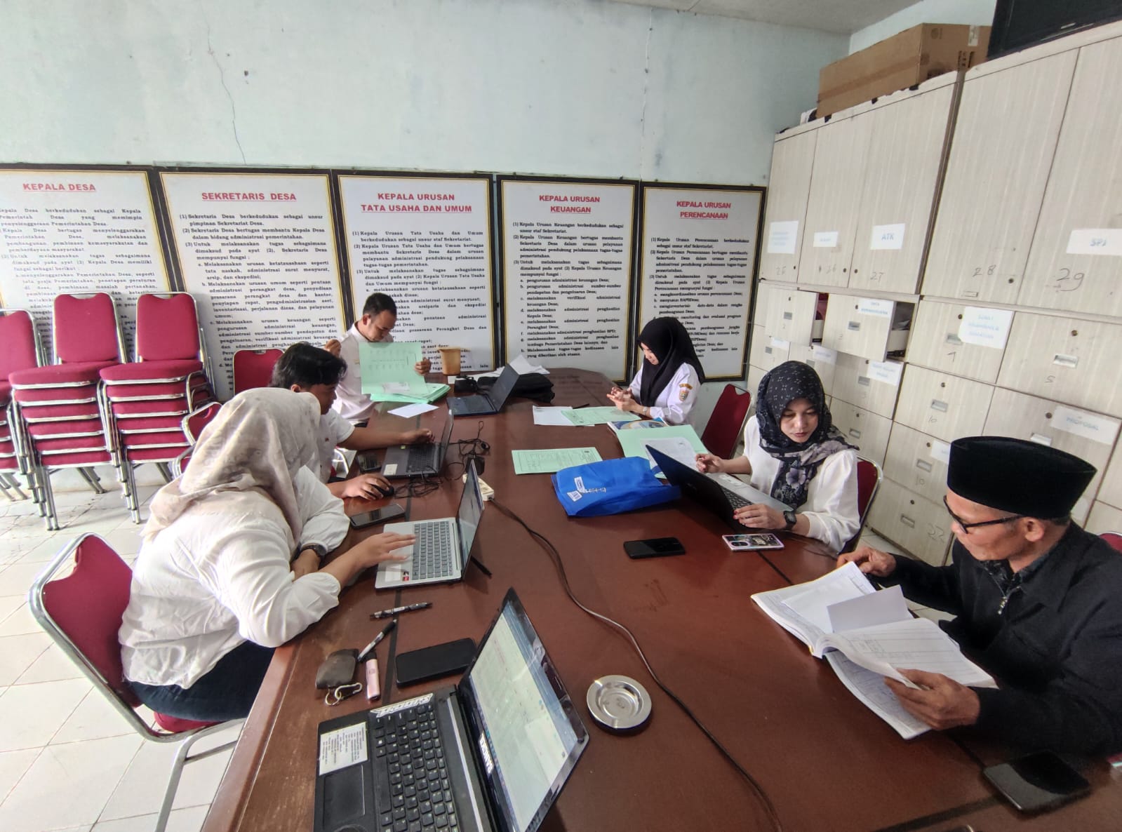 Tim PTSL Kantor Pertanahan Batang Lakukan Pendampingan PTSL dan Pencocokan Bidang Tanah di Desa Kebaturan Kec. Bawang