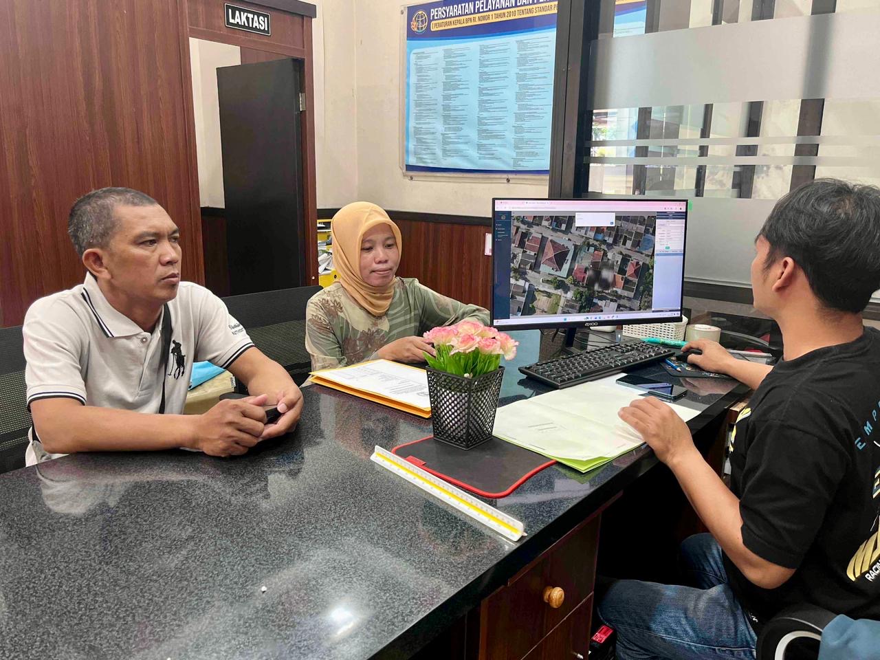 Cerita Masyarakat yang Manfaatkan Layanan Pertanahan Terbatas di Libur Idulfitri