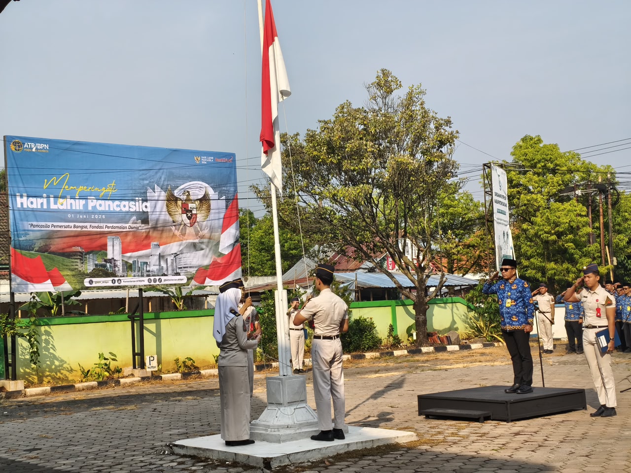 Semangat Hari Lahir Pancasila : Kantor Pertanahan Kabupaten Batang Gelar Upacara Peringatan Hari Lahir Pancasila Tahun 2026