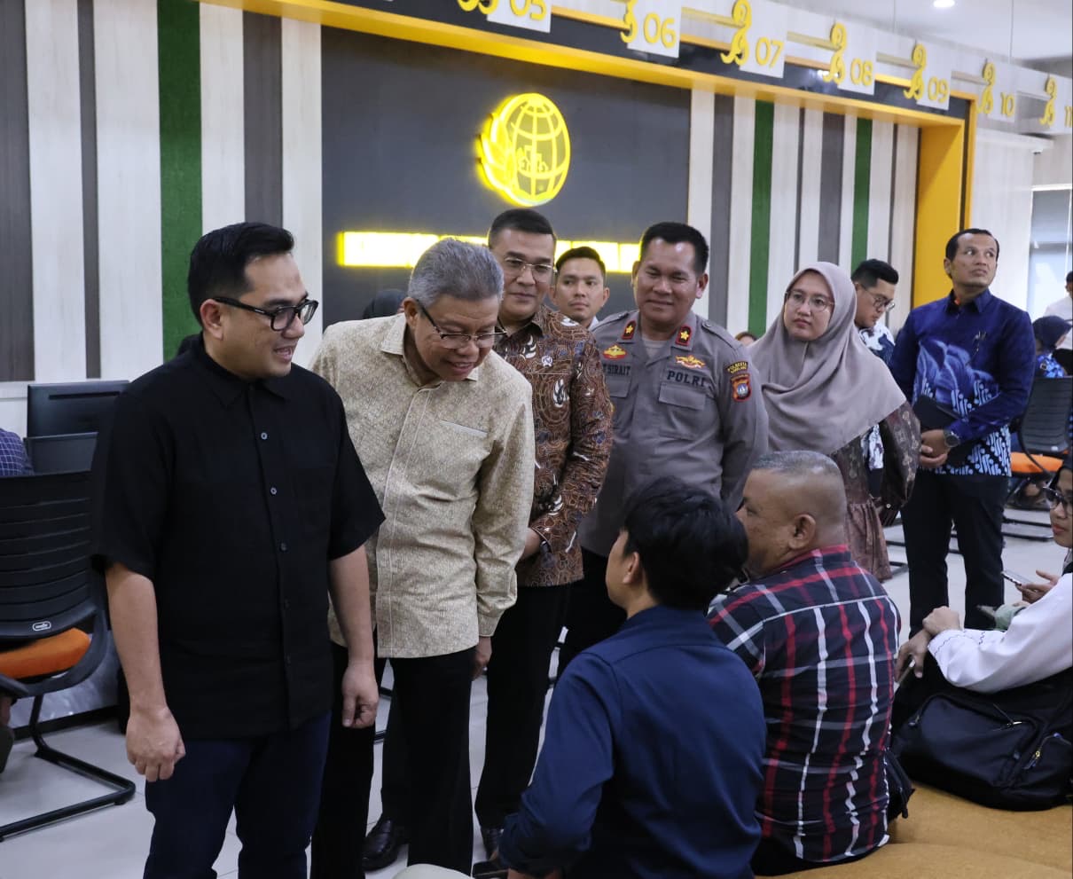 Tinjau Kantah Kota Batam Bersama Komisi II DPR RI, Wamen ATR/Waka BPN Pastikan Pelayanan Pertanahan Berjalan Efisien